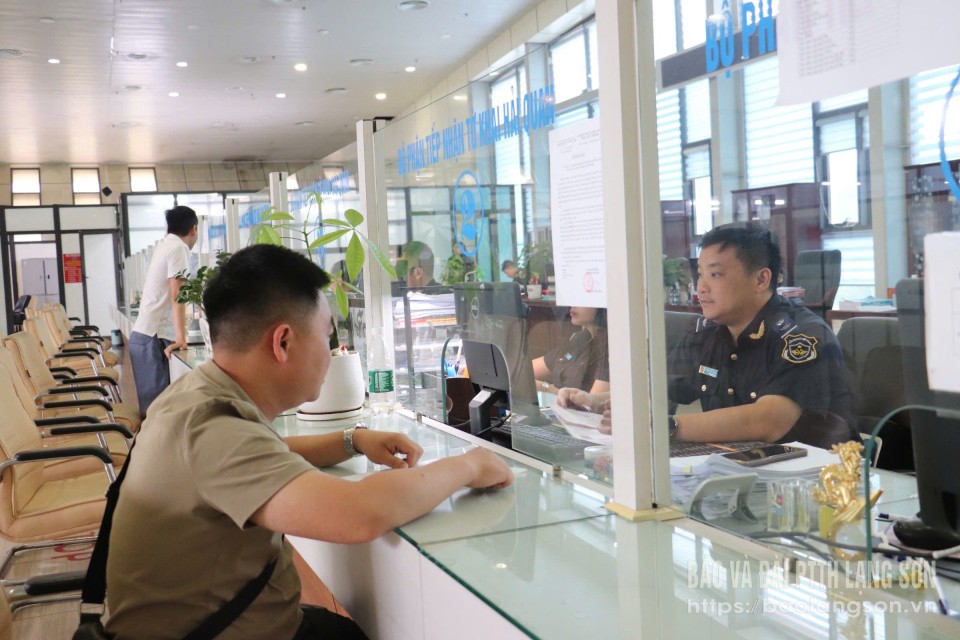 Tổng thu phí hạ tầng cửa khẩu vượt 254 tỷ đồng, thể hiện nguồn lực đáng kể cho việc duy trì và nâng cấp.